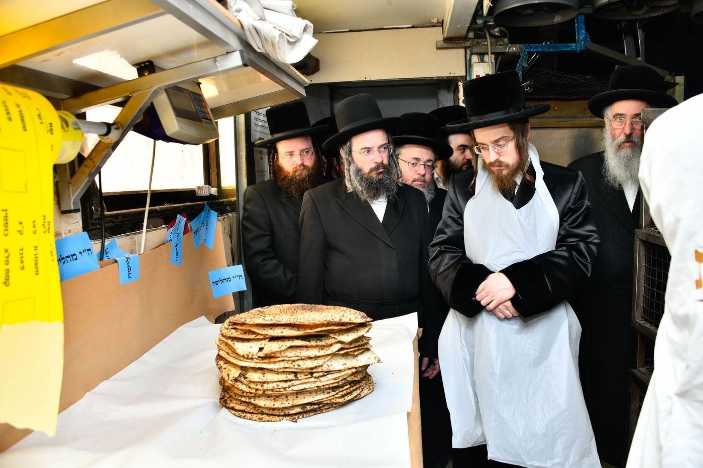 האדמו"ר מסאדיגורה באפיית מצות