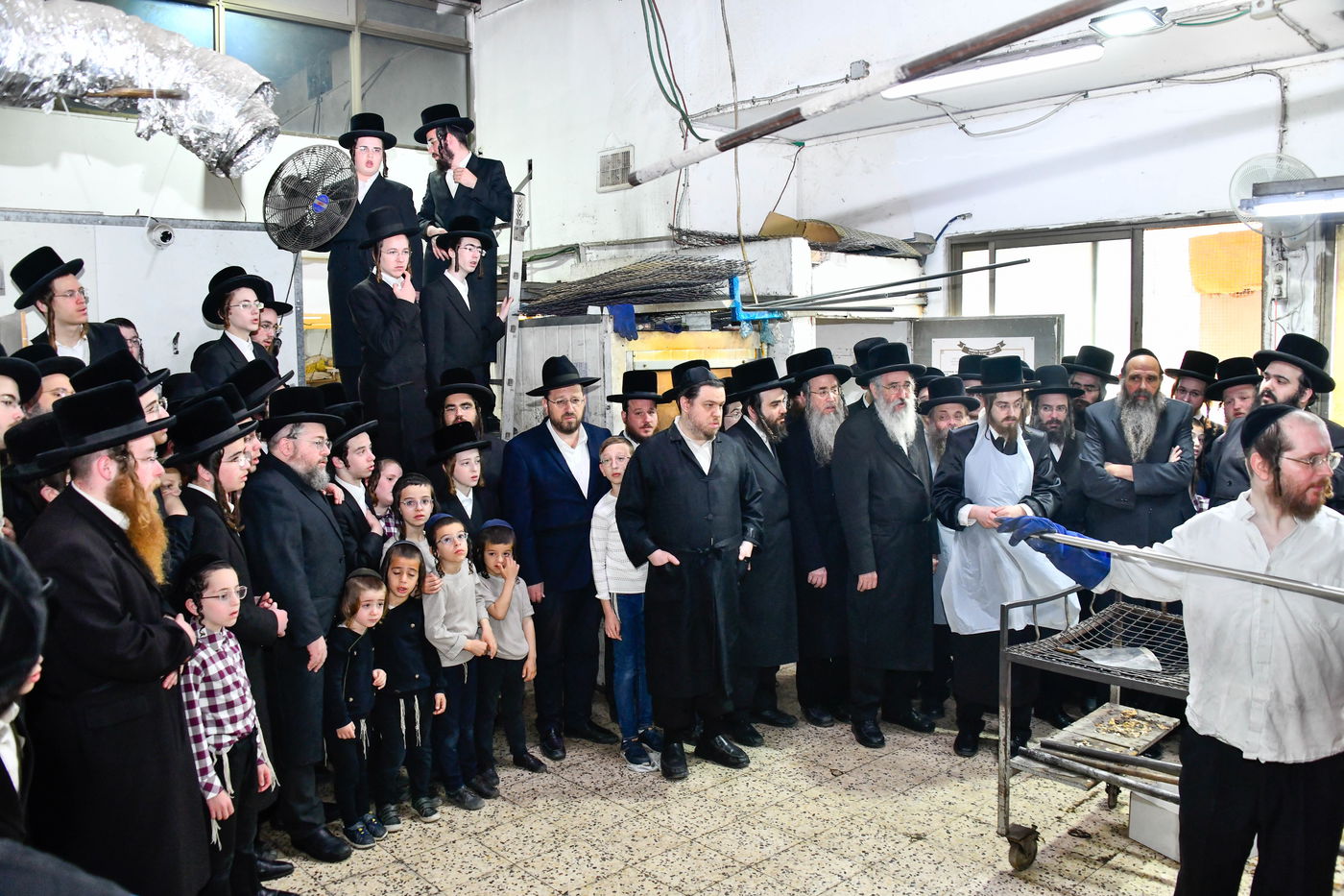 האדמו"ר מסאדיגורה באפיית מצות