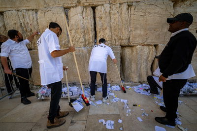 מנקים את הכותל לפסח, אתמול 