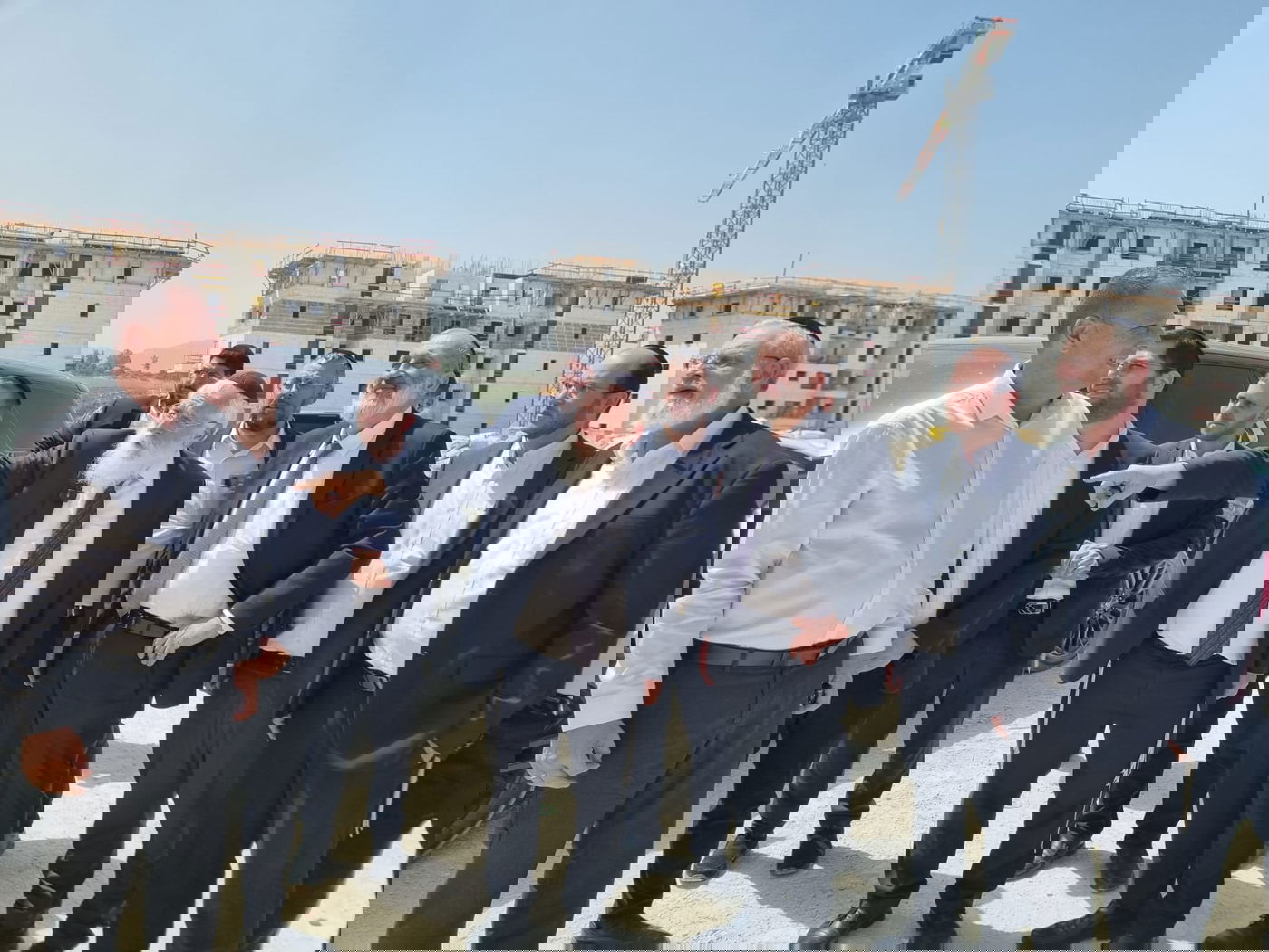 הפמלייה ברכסים