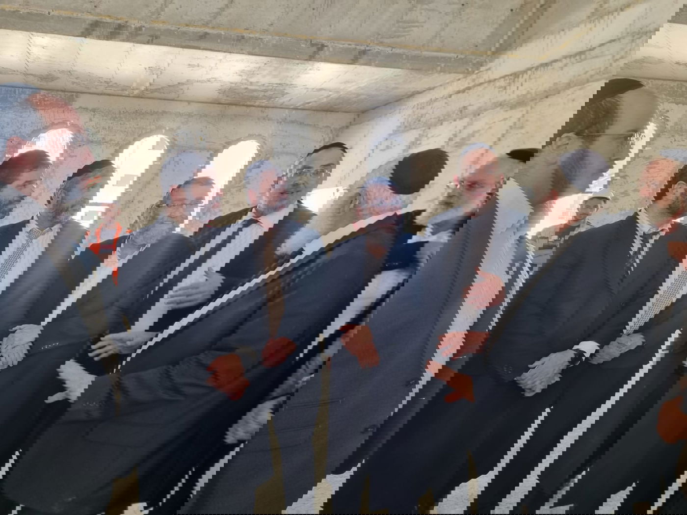 הפמלייה ברכסים