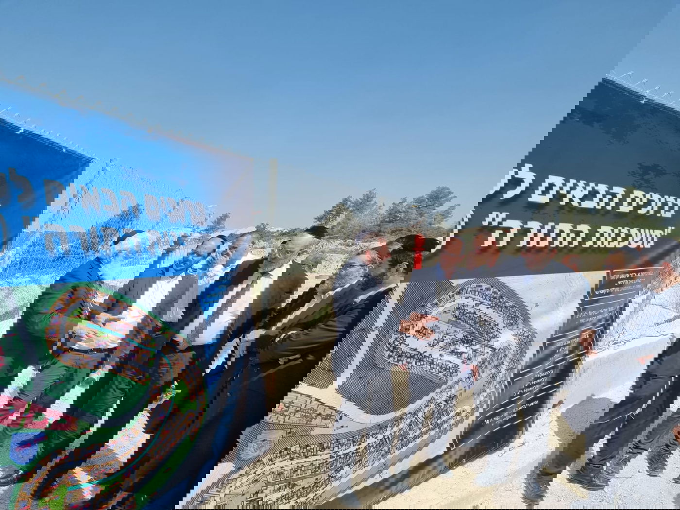 הפמלייה ברכסים