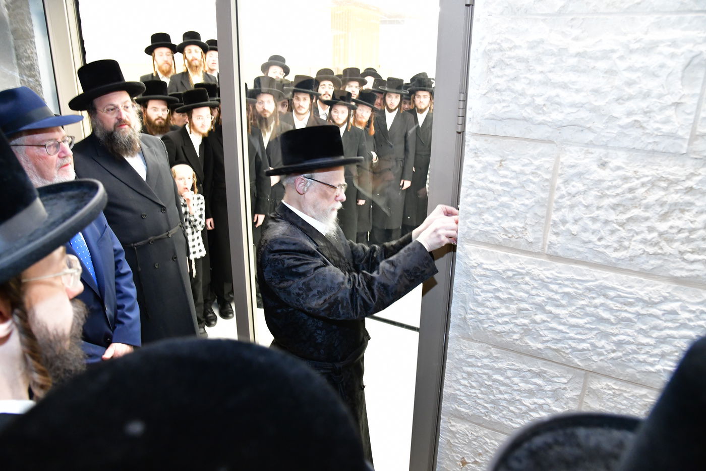 חנוכת הבית לאולם שמחות בסערט ויז'ניץ