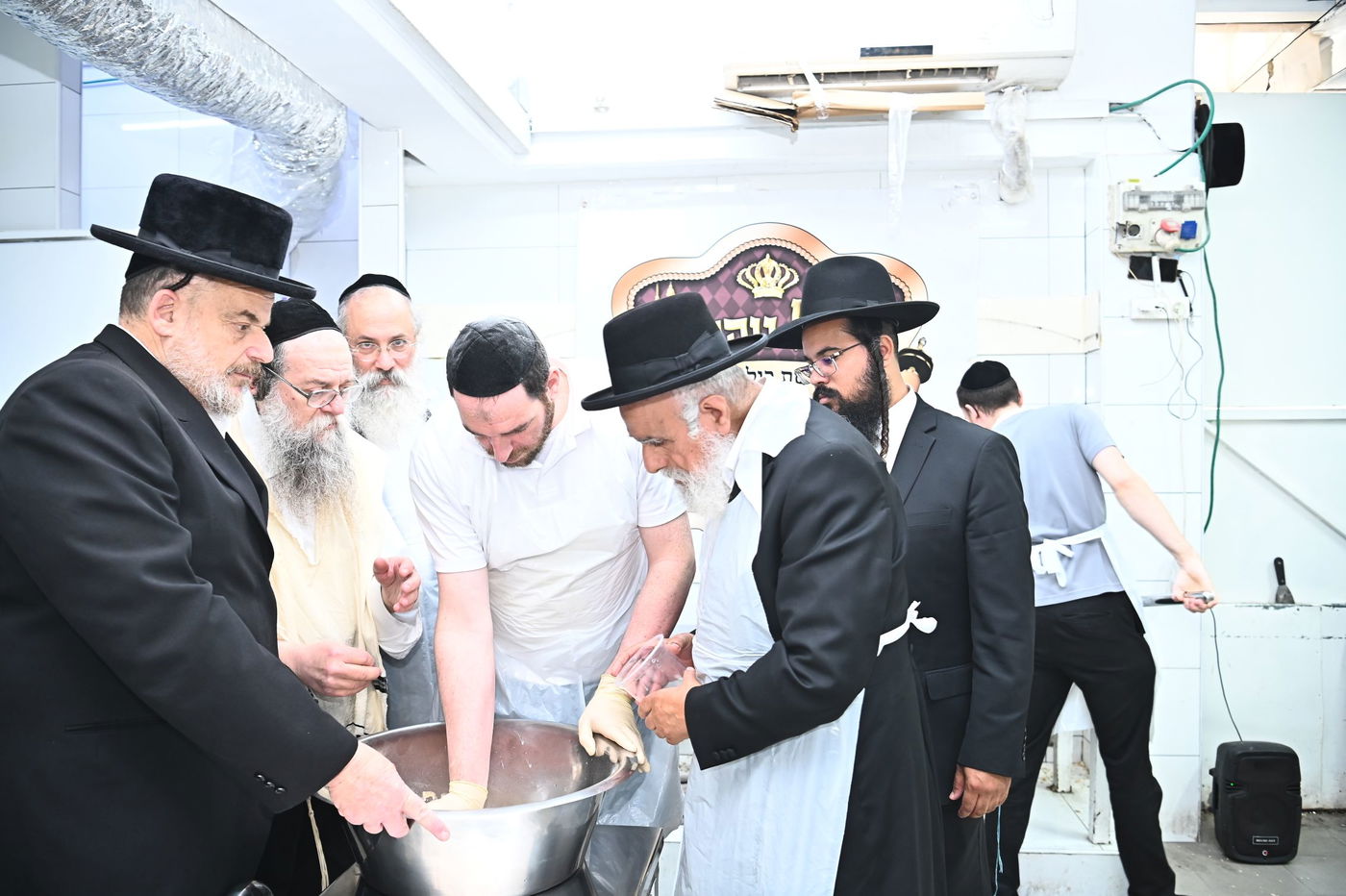 הגר"ש מחפוד באפיית מצות