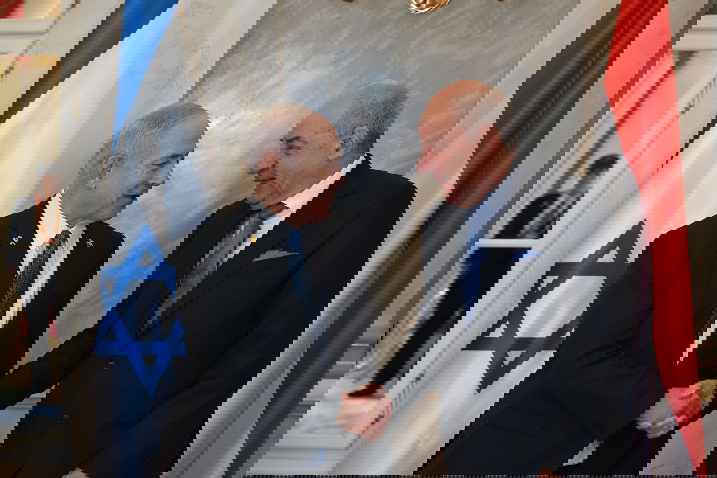 בכבוד מלכים: ראש הממשלה התקבל במשמר כבוד בהונגריה