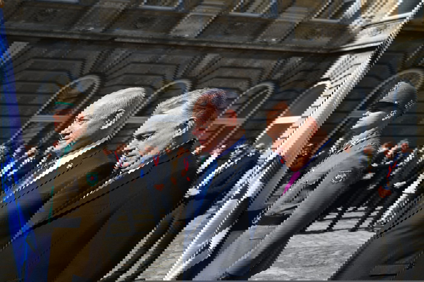 בכבוד מלכים: ראש הממשלה התקבל במשמר כבוד בהונגריה