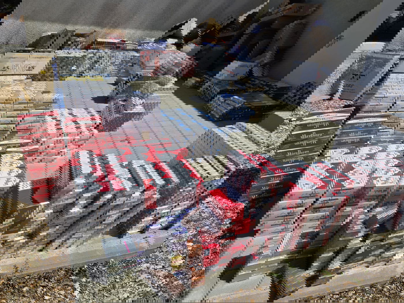 עשרות אלפי פאקטים הוברחו