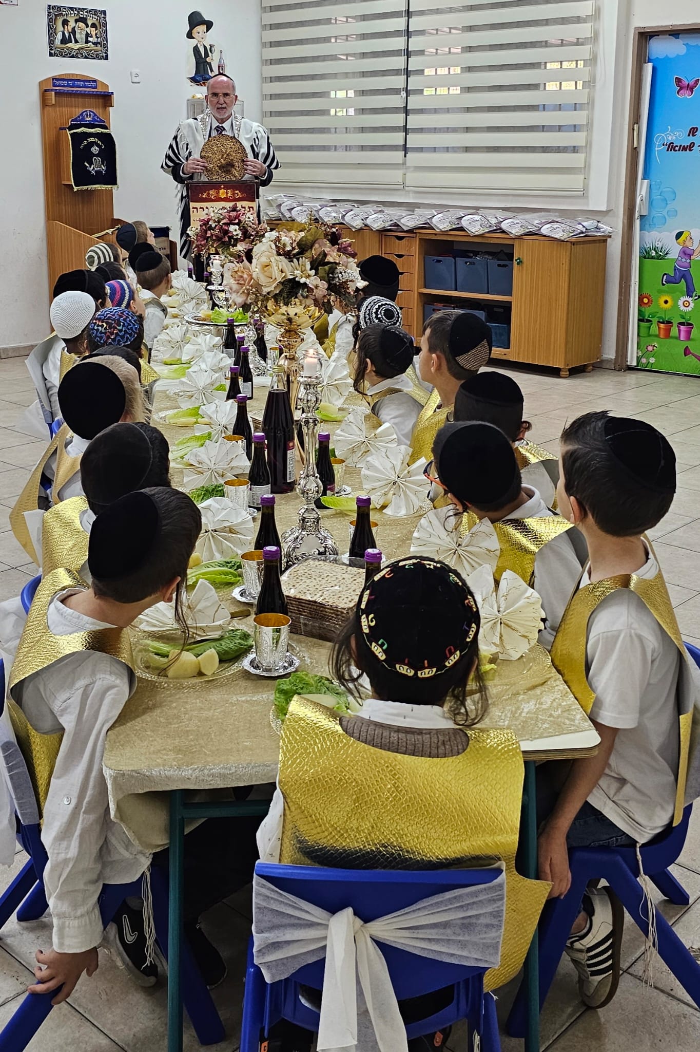 הדגמת עריכת שולחן "ליל הסדר" בתלמוד תורה "נר שמואל" חדרה