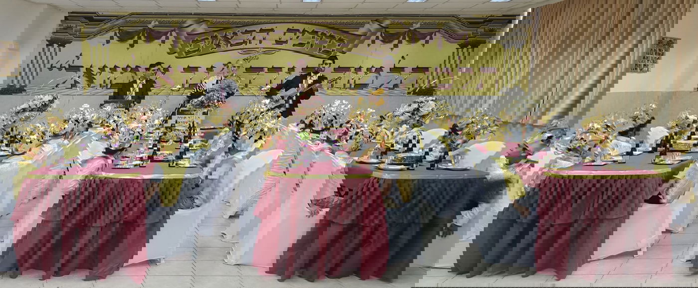 הדגמת עריכת שולחן "ליל הסדר" בתלמוד תורה "נר שמואל" חדרה