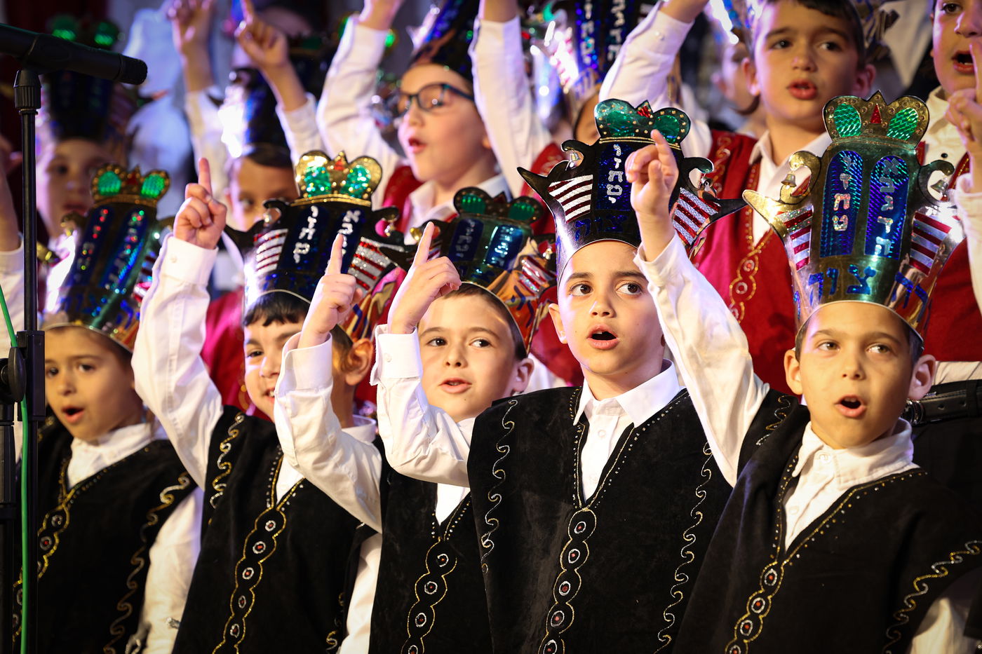 מסיבת חומש בתלמוד תורה 'תורה תמימה' בקרית אתא