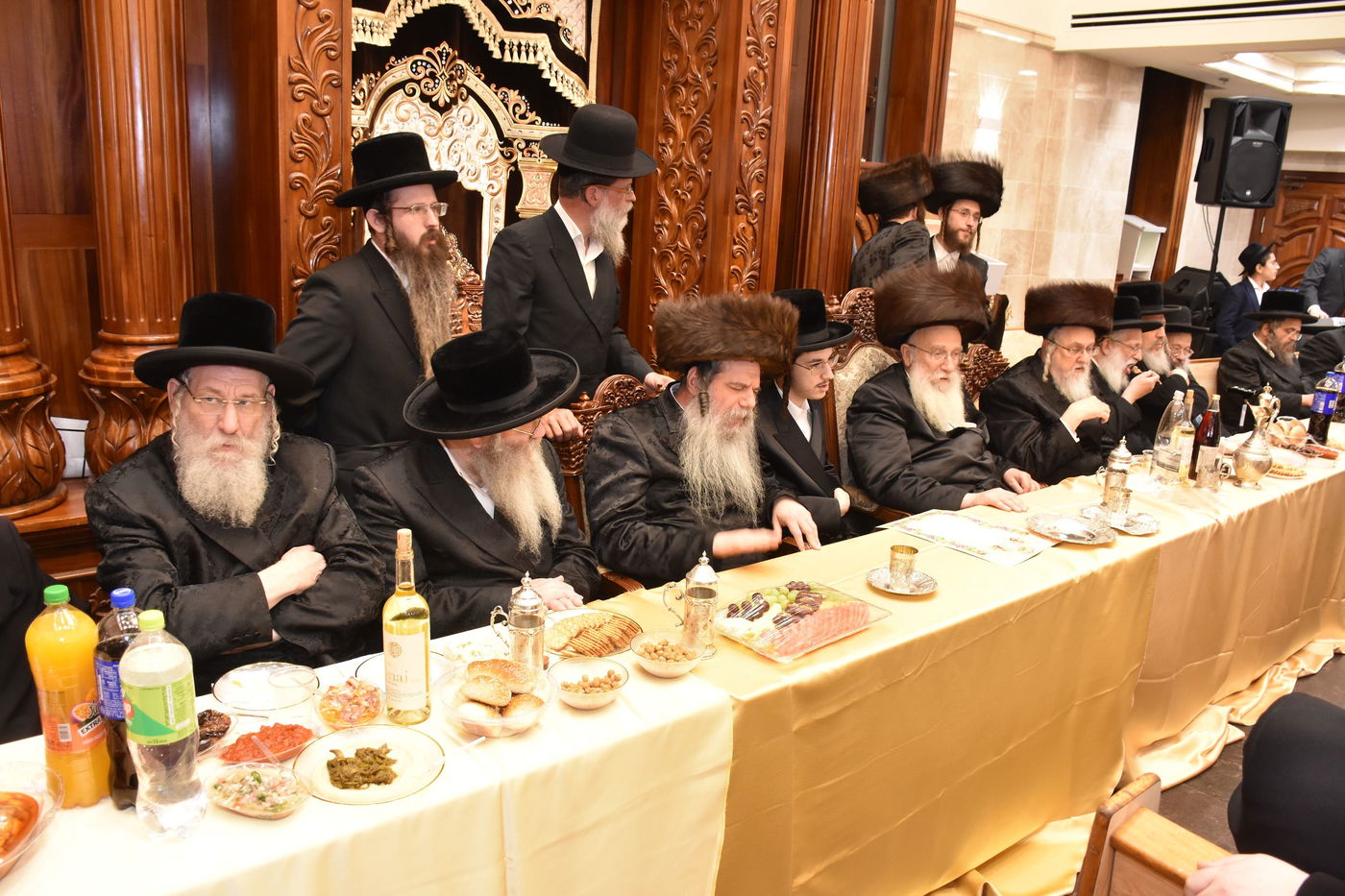 שמחת אירוסי בן האדמו"ר מקודינוב עם נכדת הגרש"א שטרן