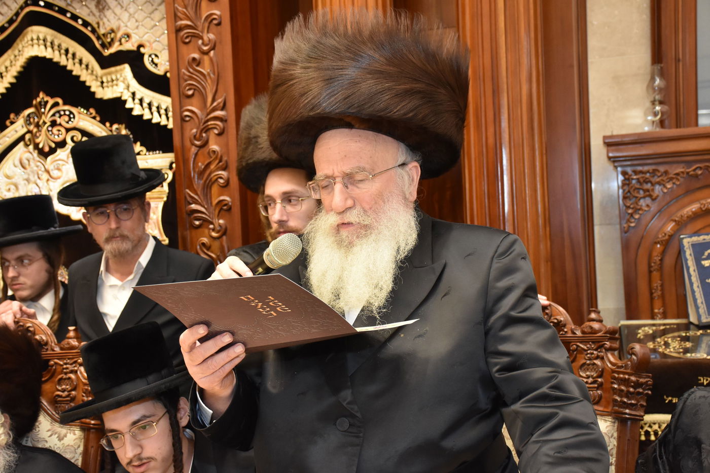 שמחת אירוסי בן האדמו"ר מקודינוב עם נכדת הגרש"א שטרן