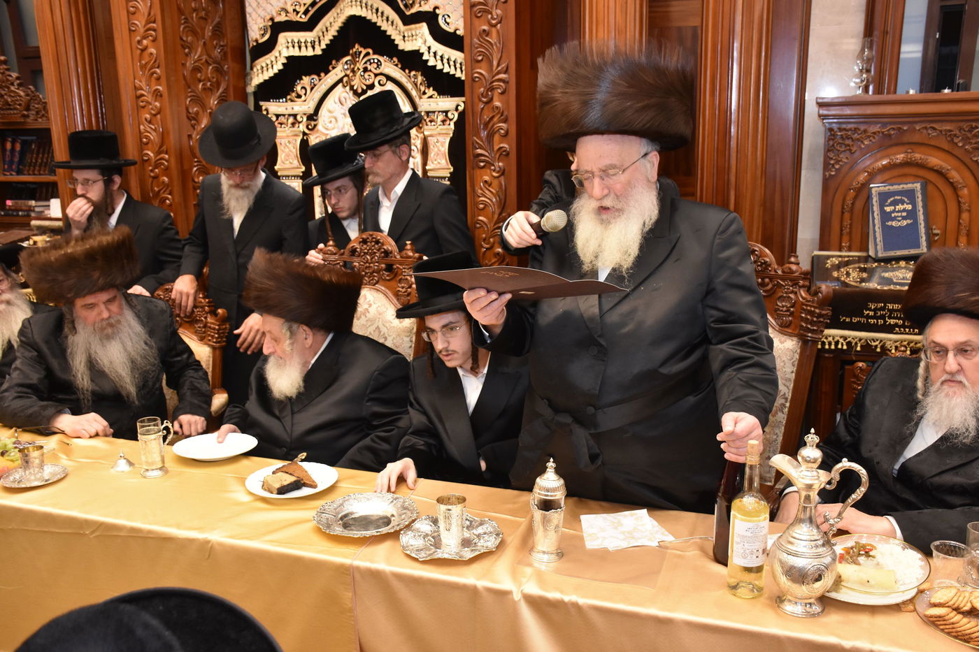 שמחת אירוסי בן האדמו"ר מקודינוב עם נכדת הגרש"א שטרן