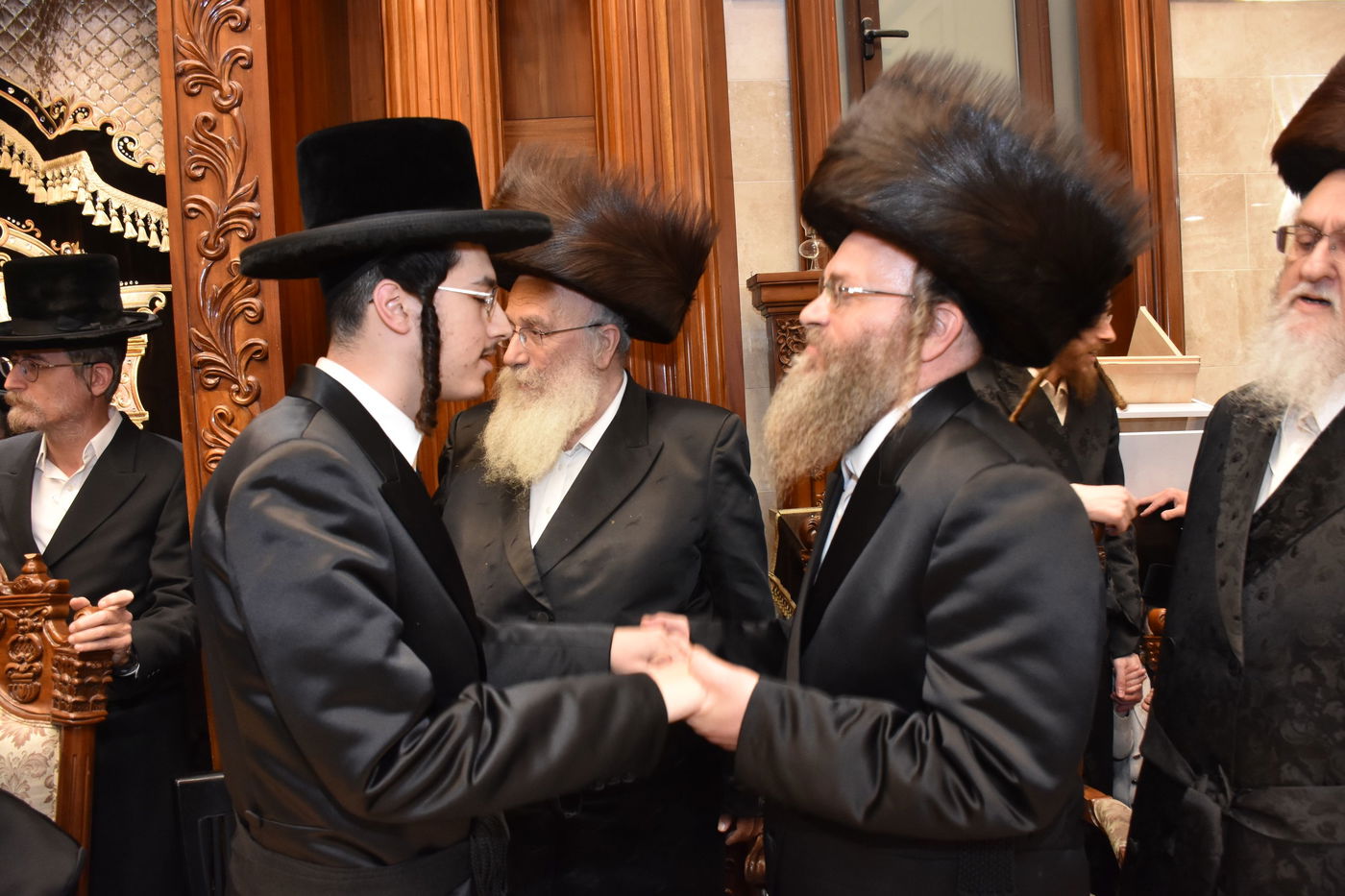 שמחת אירוסי בן האדמו"ר מקודינוב עם נכדת הגרש"א שטרן