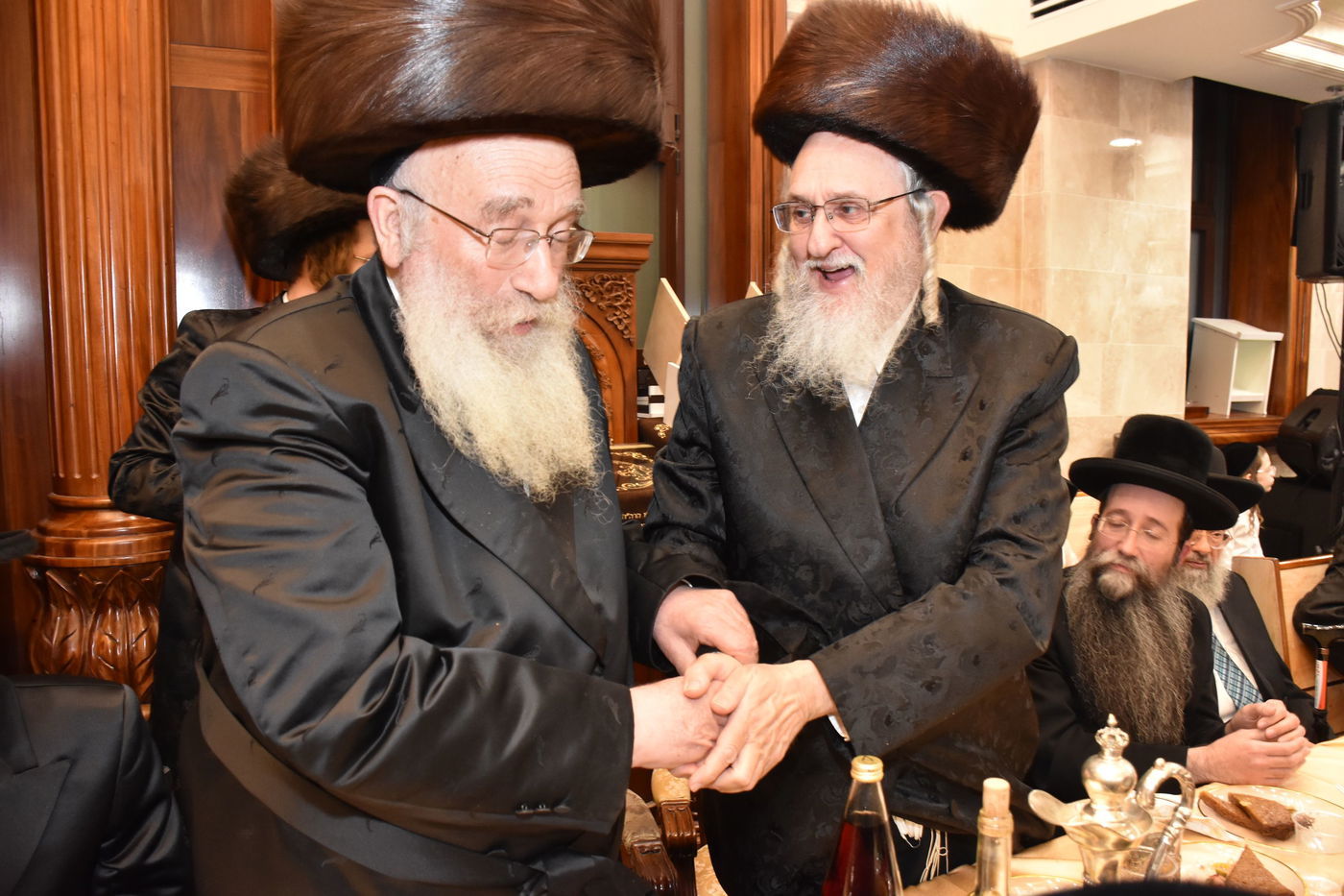 שמחת אירוסי בן האדמו"ר מקודינוב עם נכדת הגרש"א שטרן