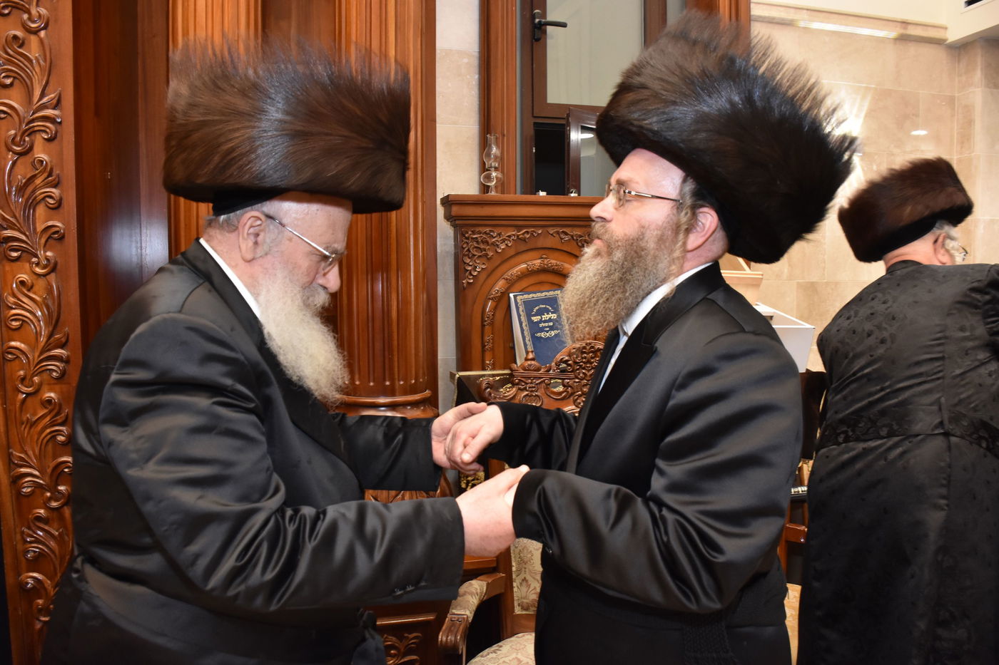 שמחת אירוסי בן האדמו"ר מקודינוב עם נכדת הגרש"א שטרן