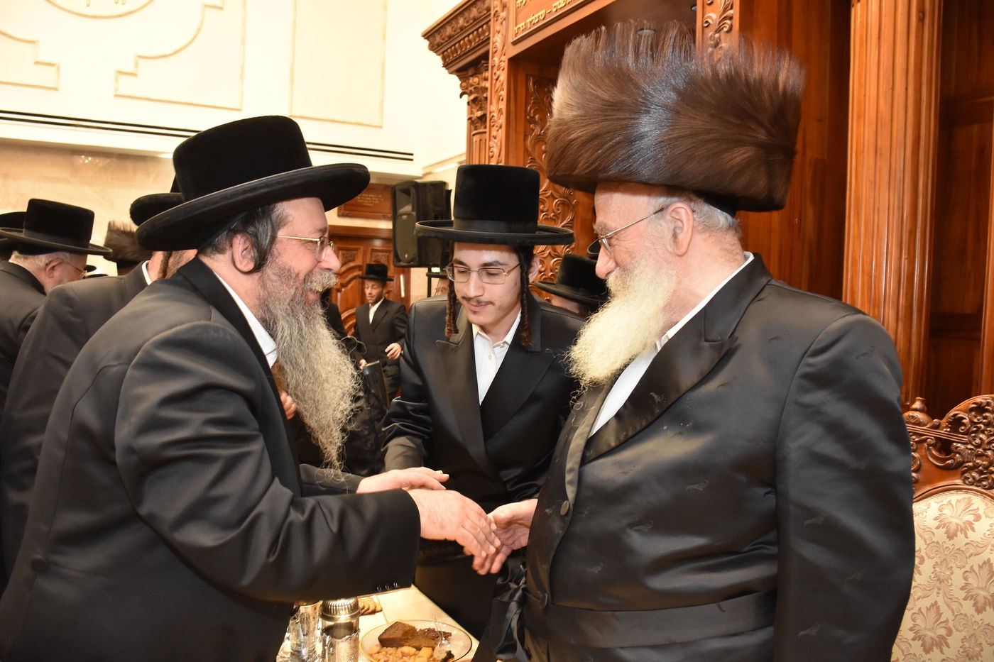 שמחת אירוסי בן האדמו"ר מקודינוב עם נכדת הגרש"א שטרן