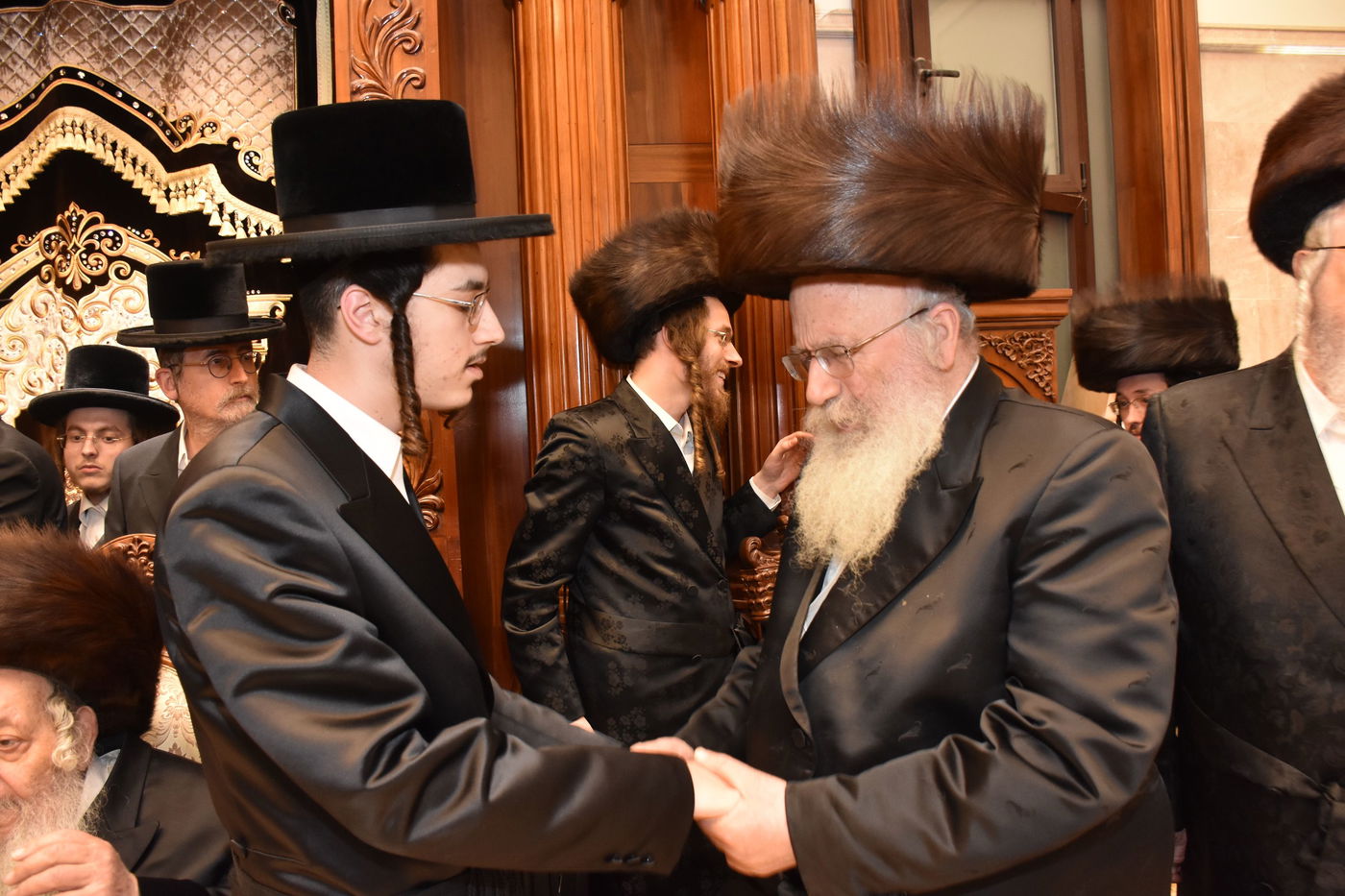 שמחת אירוסי בן האדמו"ר מקודינוב עם נכדת הגרש"א שטרן