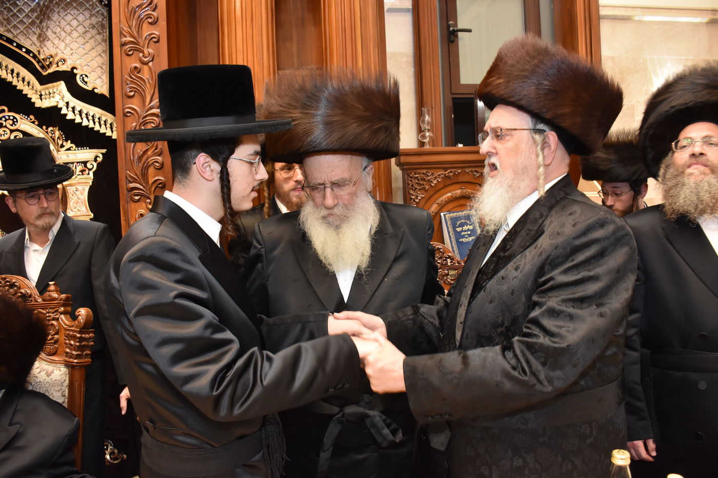 שמחת אירוסי בן האדמו"ר מקודינוב עם נכדת הגרש"א שטרן