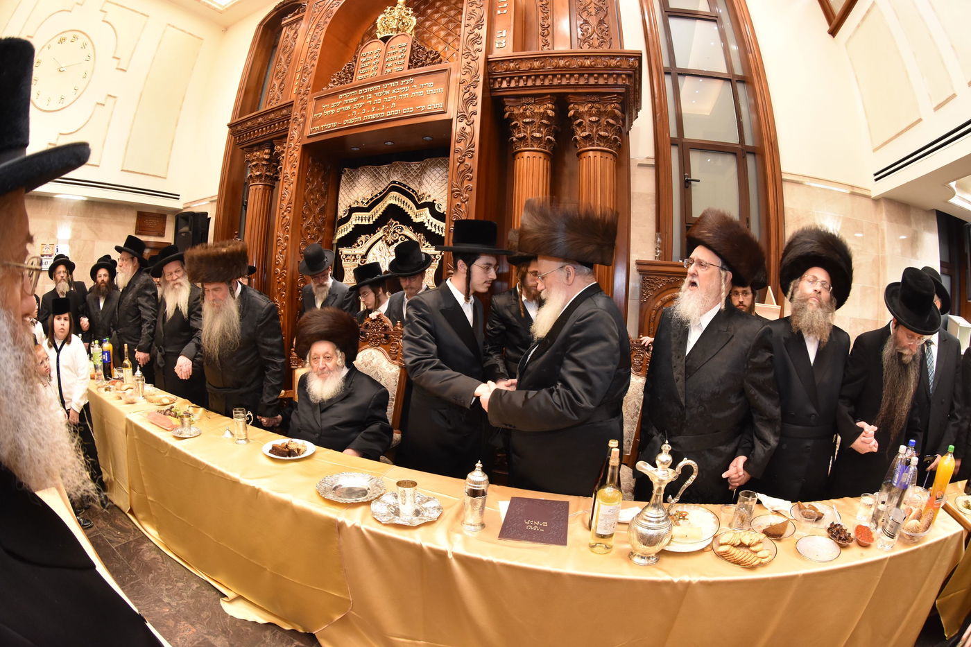 שמחת אירוסי בן האדמו"ר מקודינוב עם נכדת הגרש"א שטרן