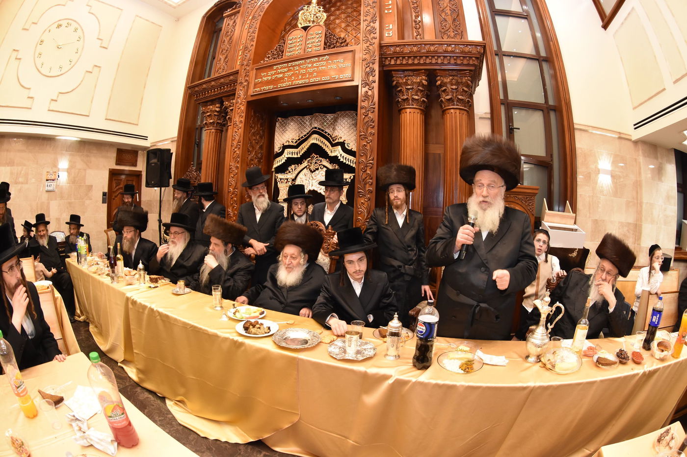 שמחת אירוסי בן האדמו"ר מקודינוב עם נכדת הגרש"א שטרן