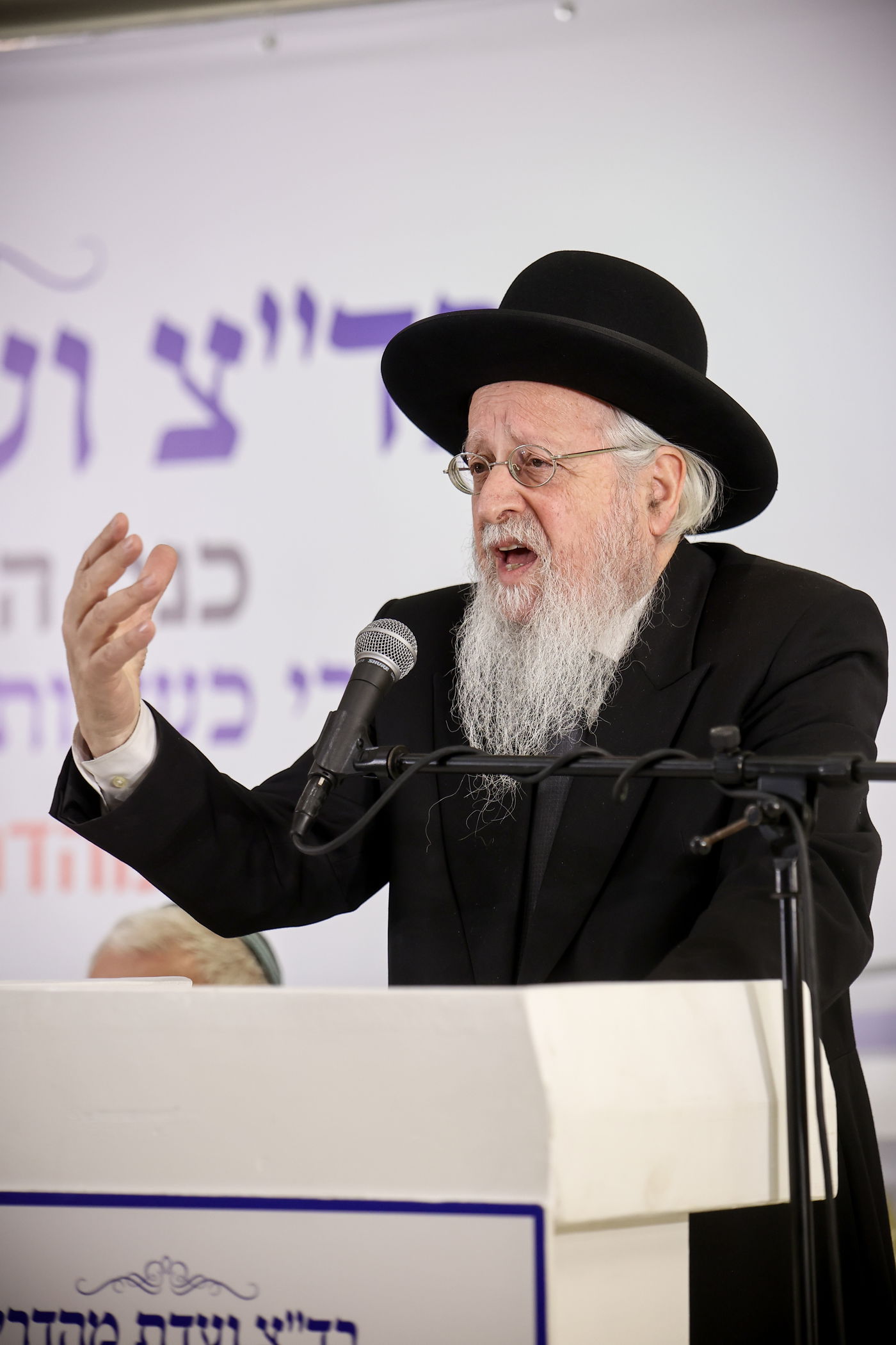 הרב שלמה זעפרני, גאב"ד כתר התורה ונשיא איגוד עמלי תורה סקר בהרחבה את שיטות ההלכה והפסיקה בסוגיית חזקה ורובא