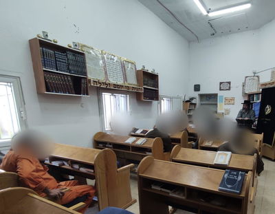 במעמד נתינת הגט המיוחל