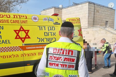 גבר בן 67 נפל ממרפסת ביתו בקומה השלישית | מצבו קשה