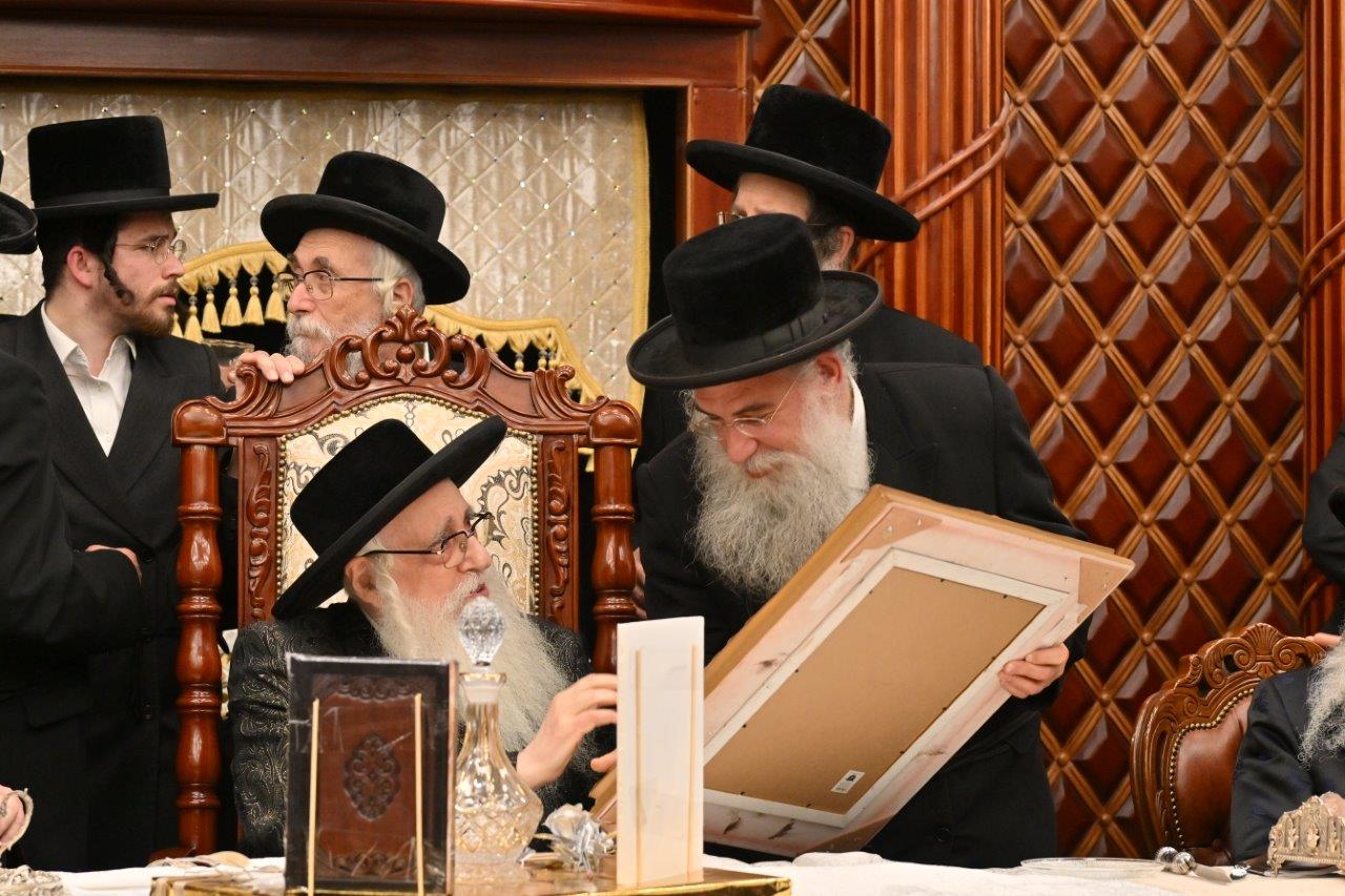 מעמד חנוכת בית המדרש צאנז בבית שמש