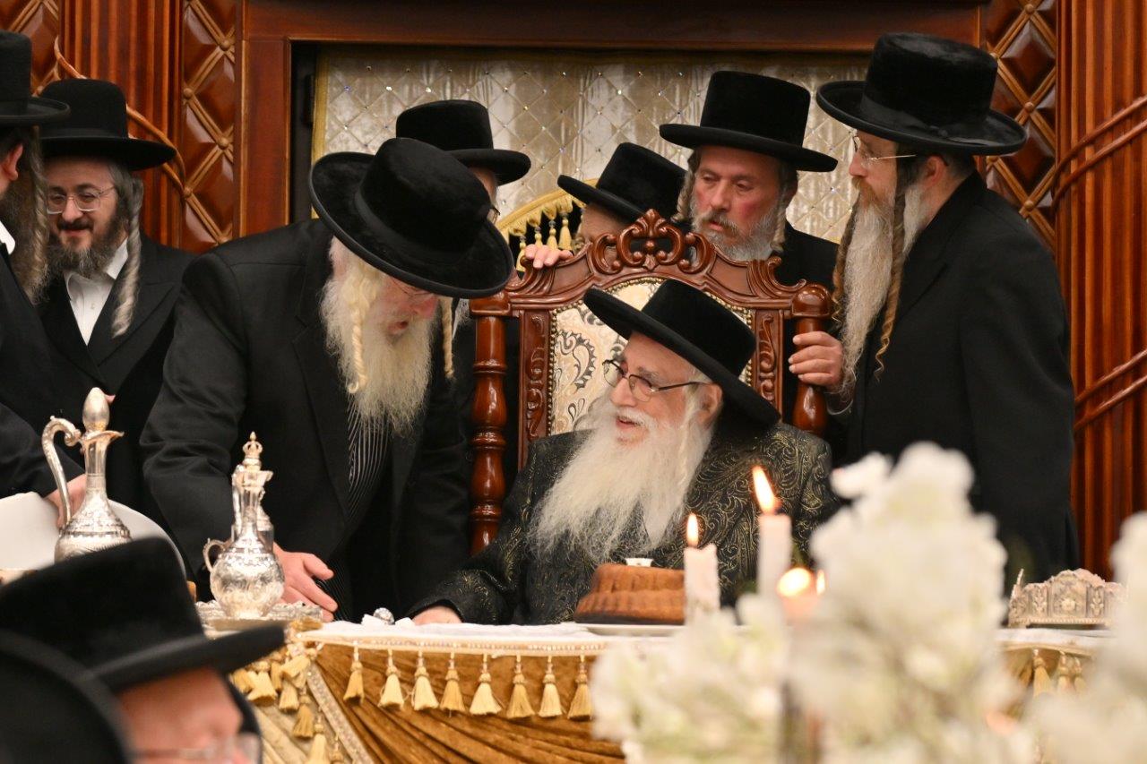 מעמד חנוכת בית המדרש צאנז בבית שמש