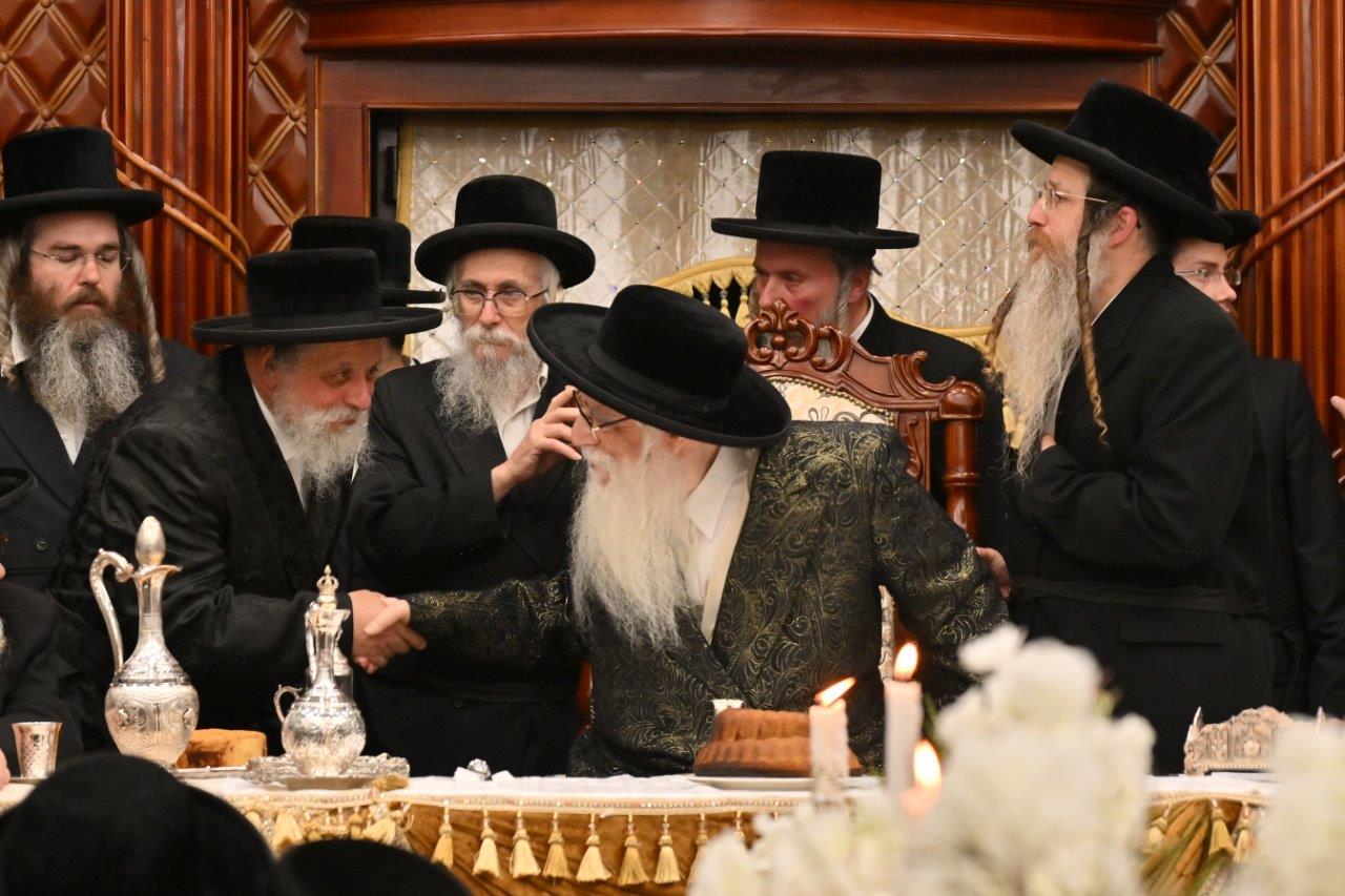 מעמד חנוכת בית המדרש צאנז בבית שמש