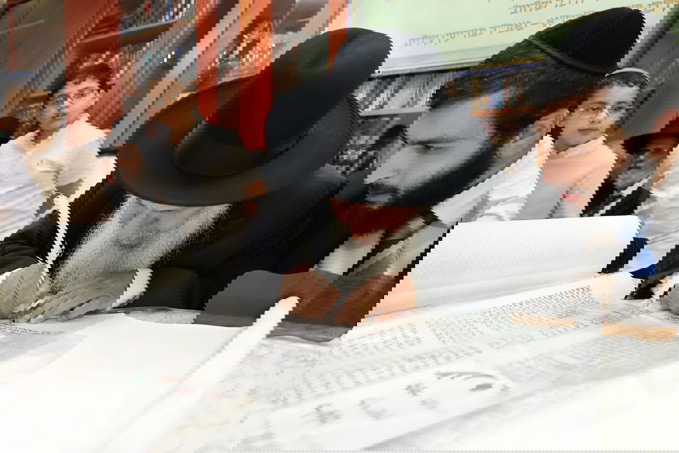 הכנסת ספר תורה לביהמ"ד 'היכל שלום' במודיעין עילית