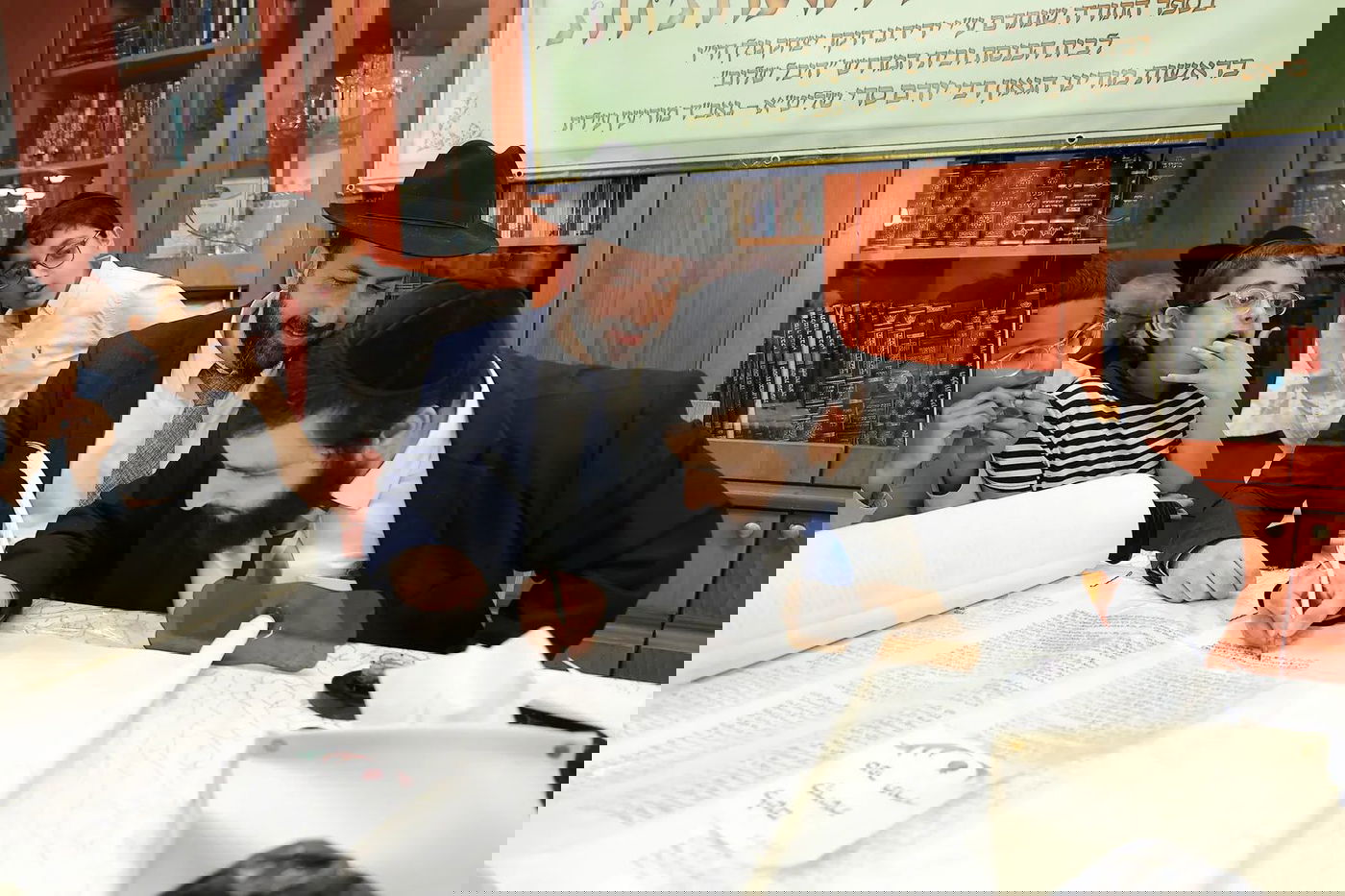 הכנסת ספר תורה לביהמ"ד 'היכל שלום' במודיעין עילית