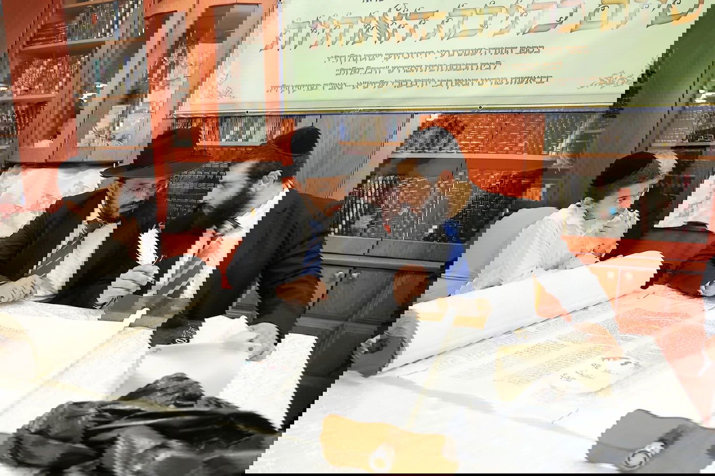 הכנסת ספר תורה לביהמ"ד 'היכל שלום' במודיעין עילית