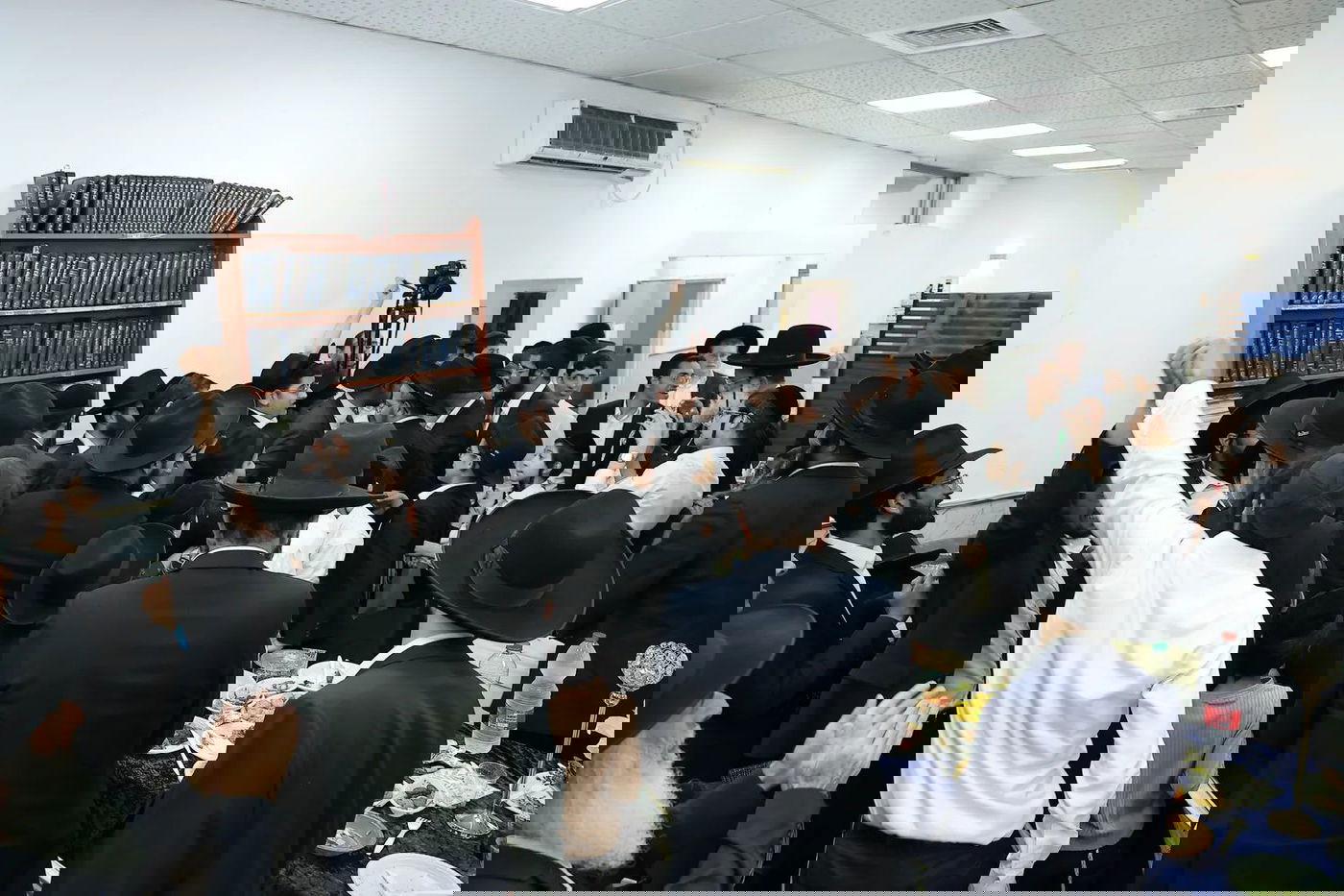 הכנסת ספר תורה לביהמ"ד 'היכל שלום' במודיעין עילית