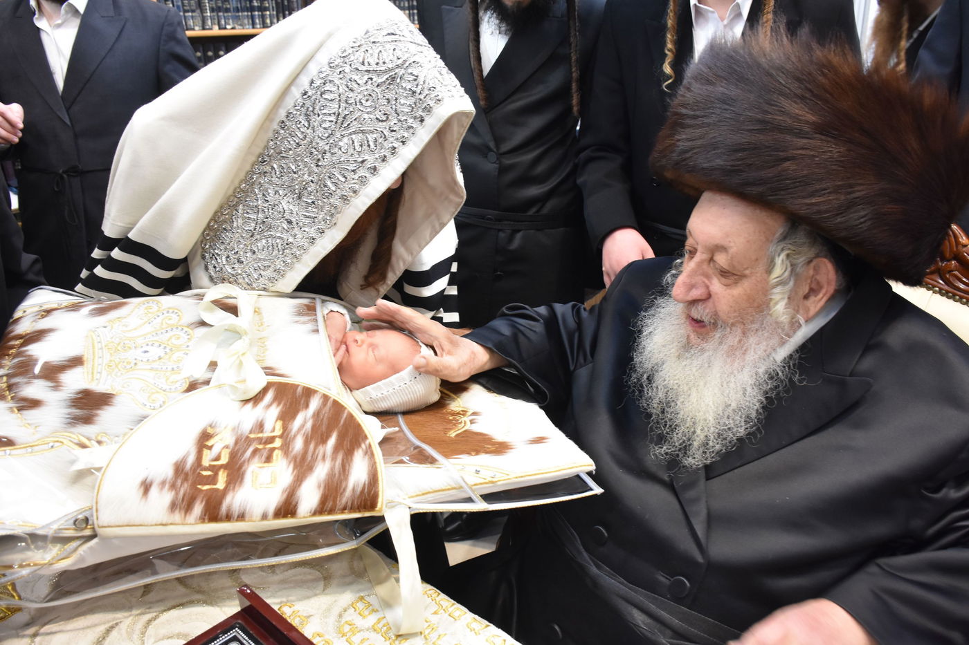 שמחת הברית בחצרות נאראל - זוטשקא אמסנא - זוויעהיל