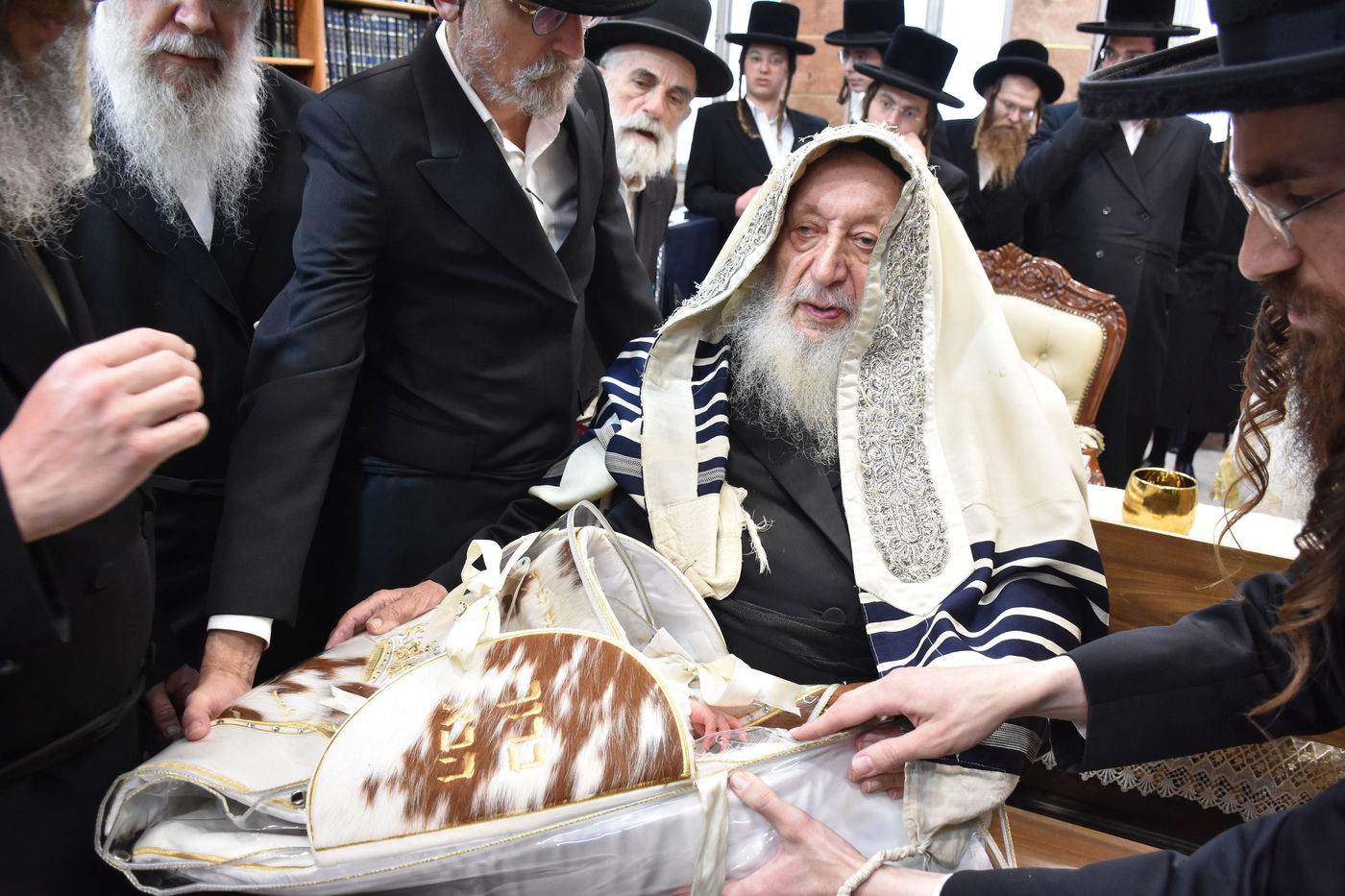 שמחת הברית בחצרות נאראל - זוטשקא אמסנא - זוויעהיל