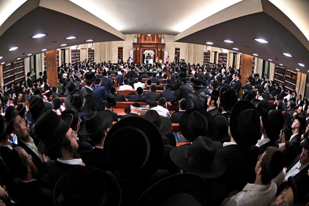 הגאון רבי משה הלל הירש בשיחת חיזוק באשדוד 