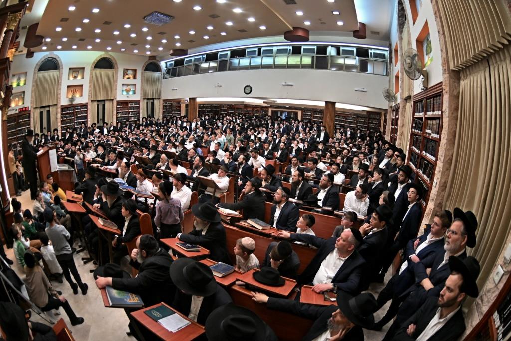 הגאון רבי משה הלל הירש בשיחת חיזוק באשדוד 