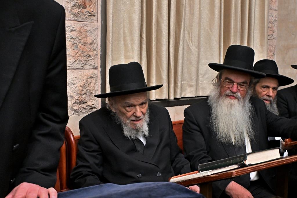 הגאון רבי משה הלל הירש בשיחת חיזוק באשדוד 