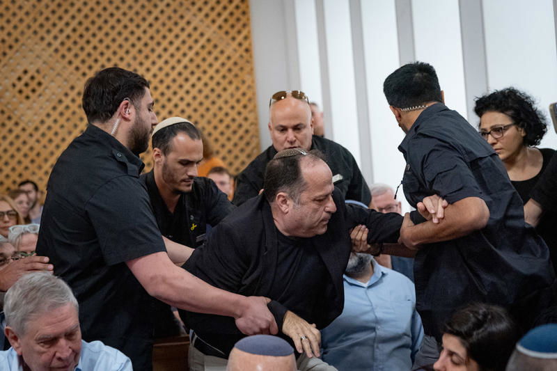 האב השכול: החלטת הנשיא עמית אטומת לב, קורא לו לא להגיע להר הרצל ביום הזיכרון