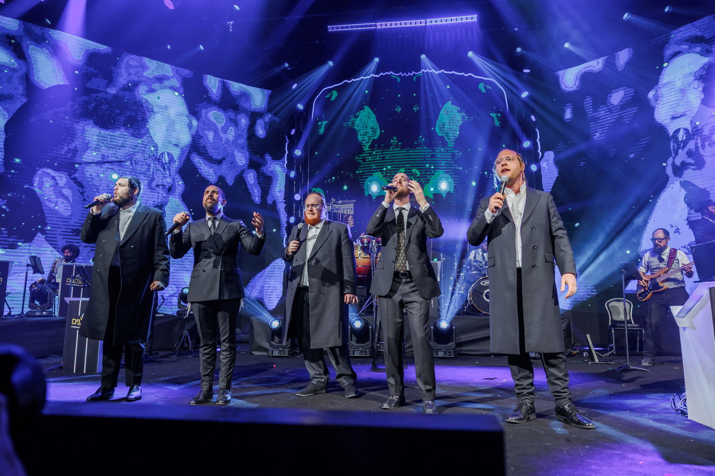 קומזינג גלובל