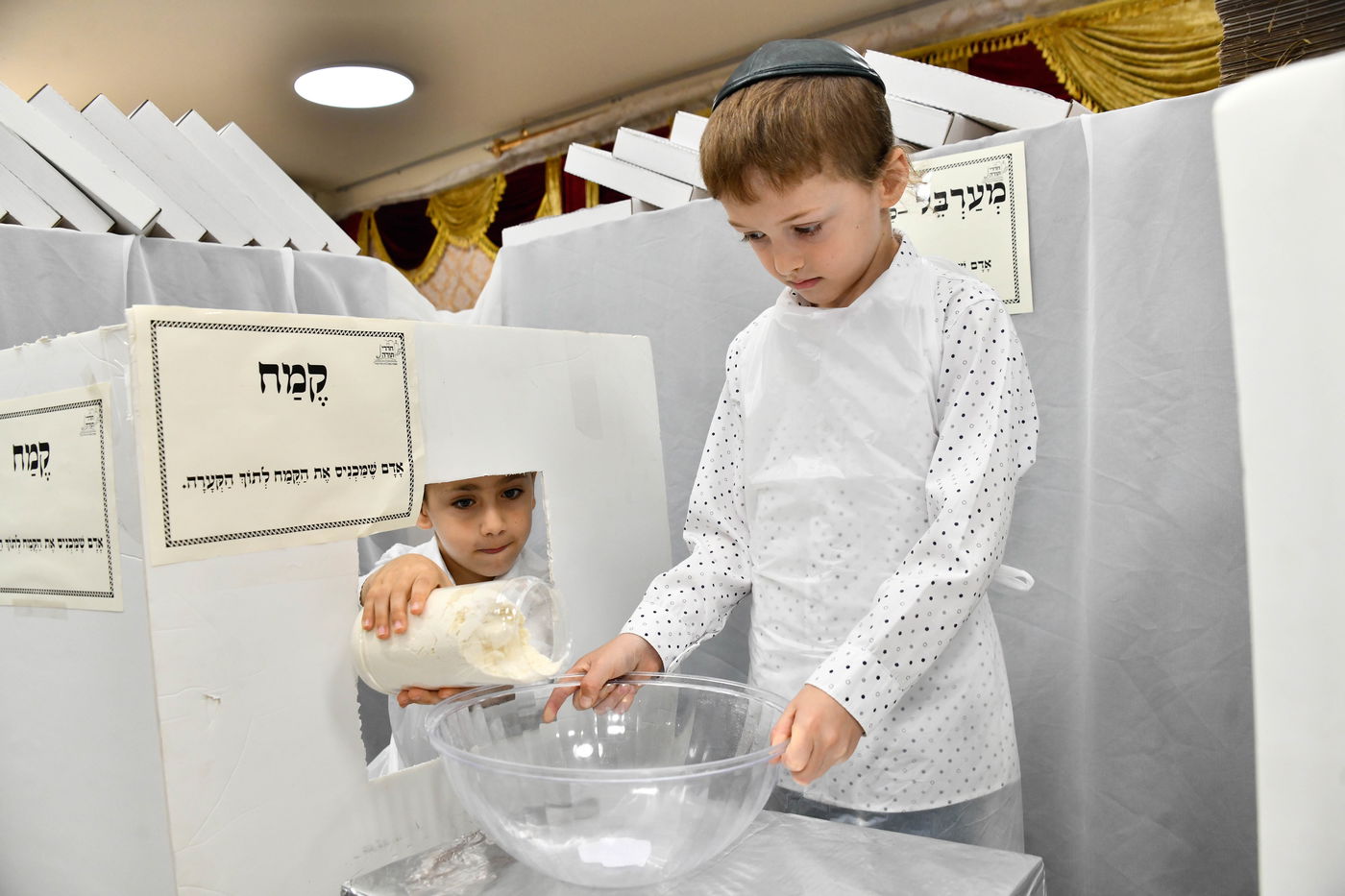 ילדי בני ברק אופים מצות