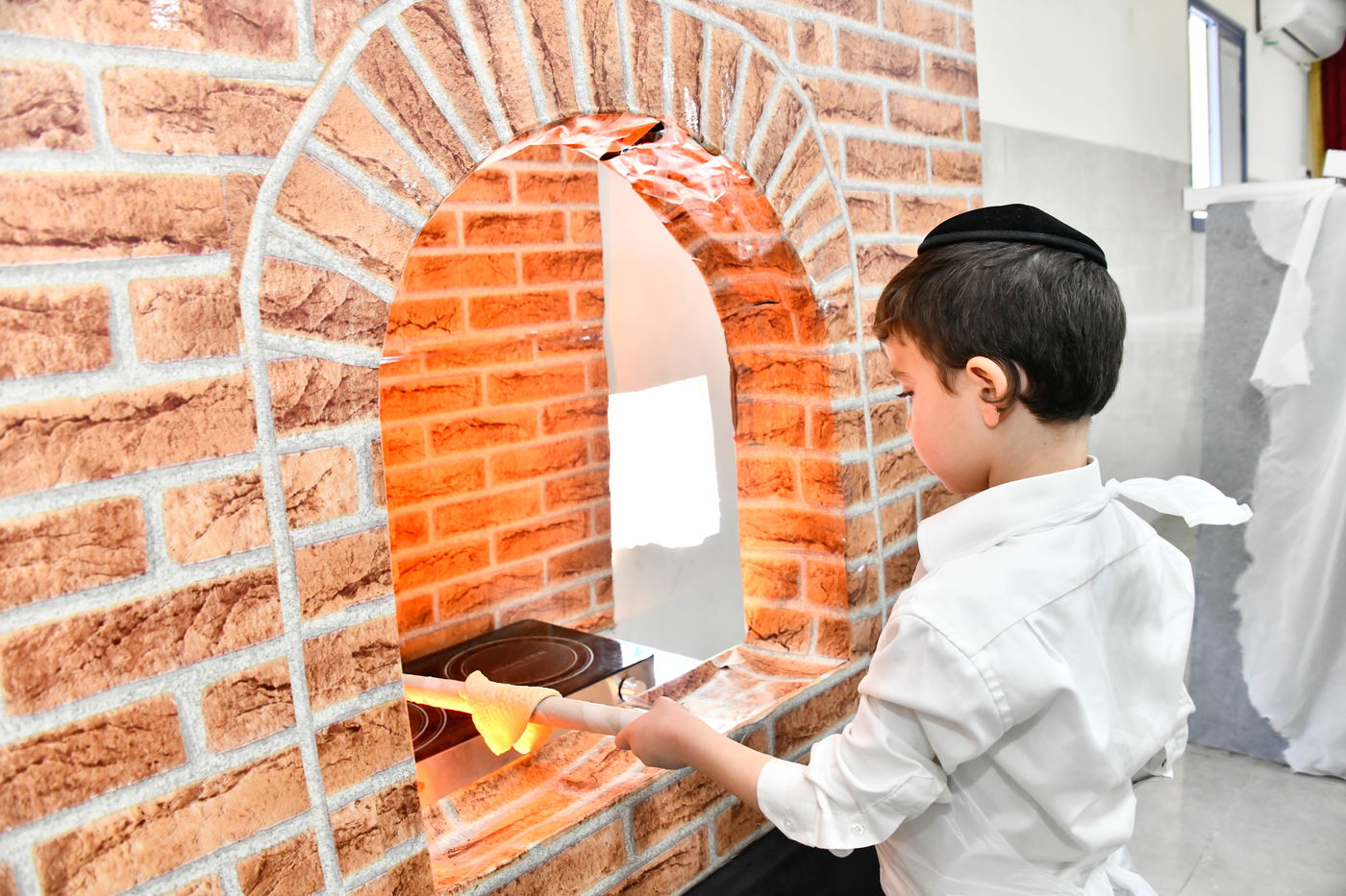 ילדי בני ברק אופים מצות