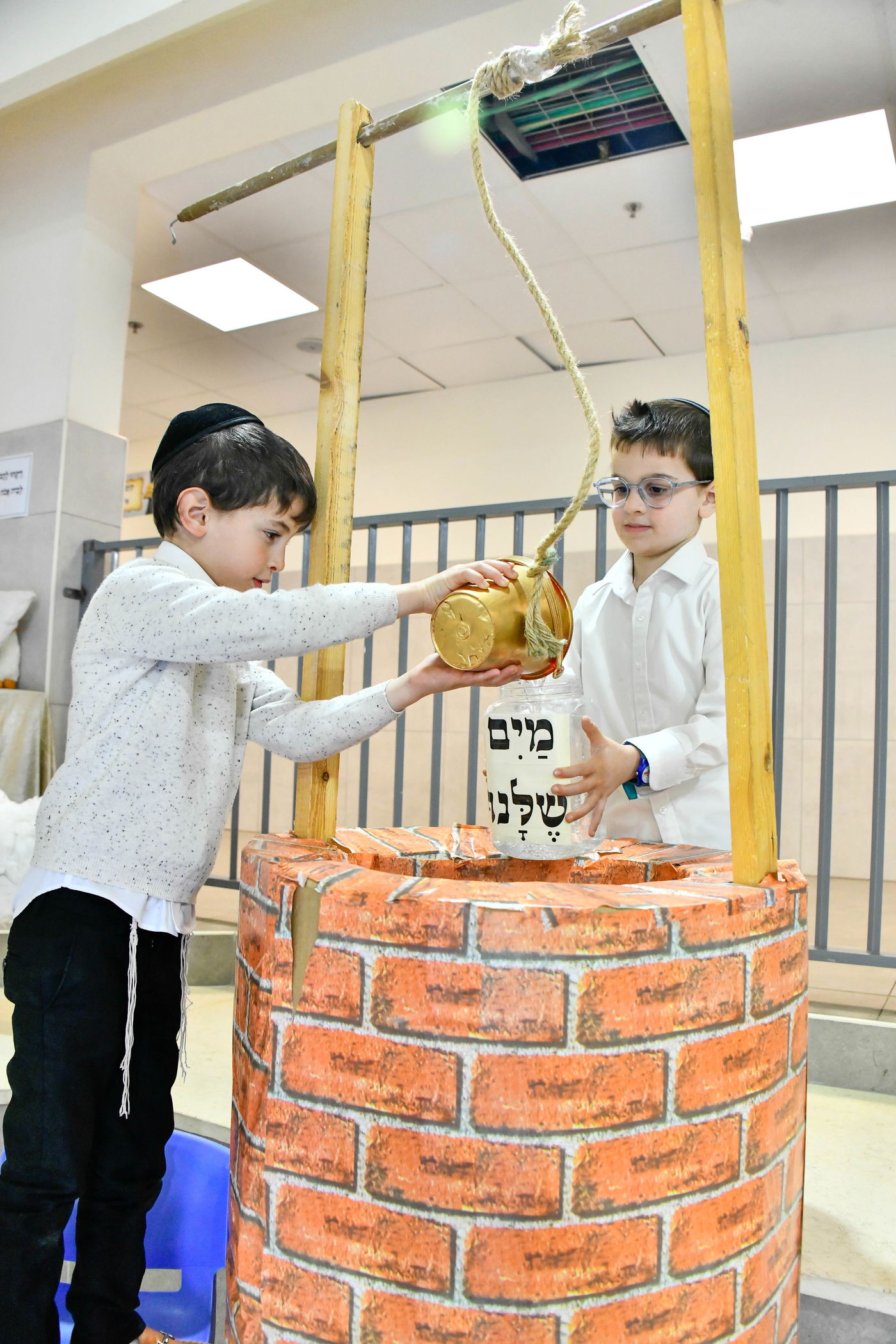 ילדי בני ברק אופים מצות