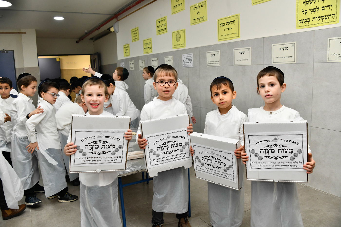 ילדי בני ברק אופים מצות