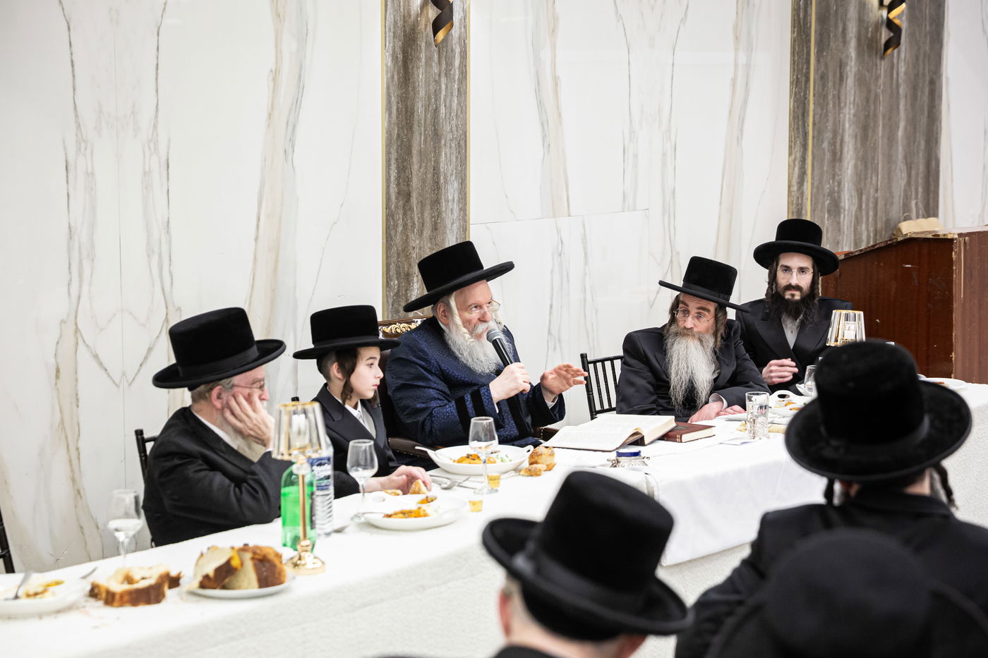 שמחת הבר מצווה לנכד האדמו"ר מבאבוב