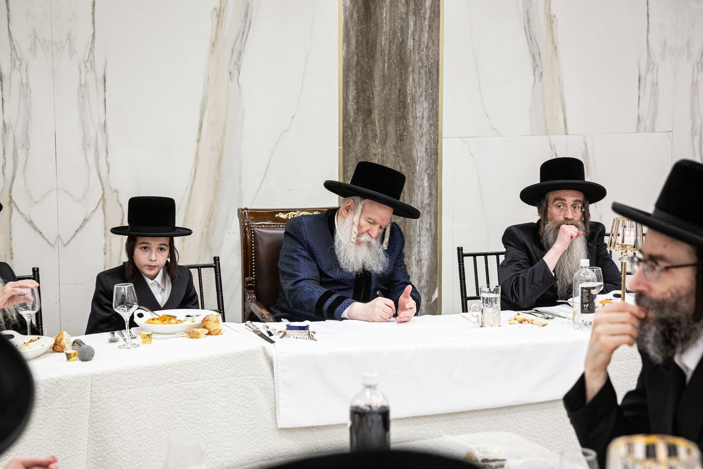 שמחת הבר מצווה לנכד האדמו"ר מבאבוב