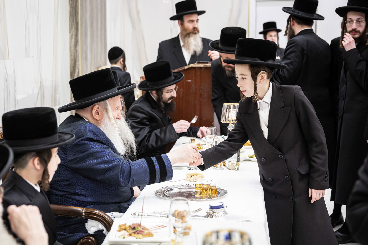 שמחת הבר מצווה לנכד האדמו"ר מבאבוב