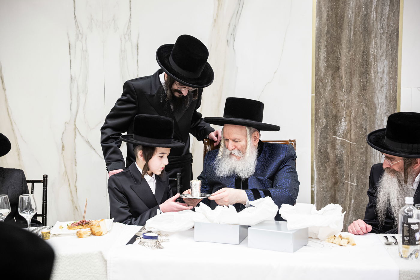 שמחת הבר מצווה לנכד האדמו"ר מבאבוב